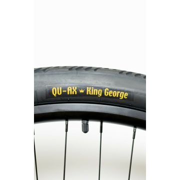 QU-AX 36inch Buitenband | King George zwart standard